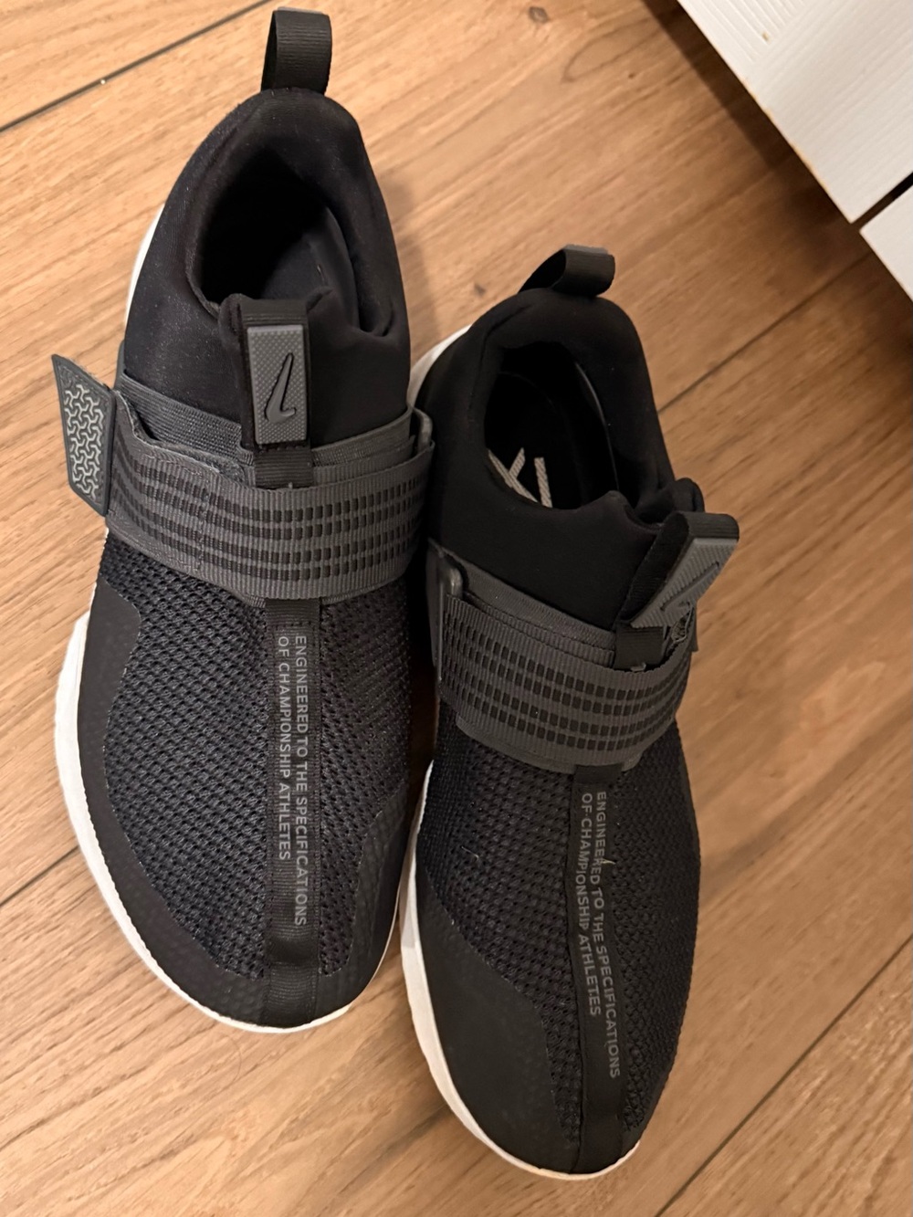 Men's Nike Metcon Black Athletic Slip-On Sneakers with Strap